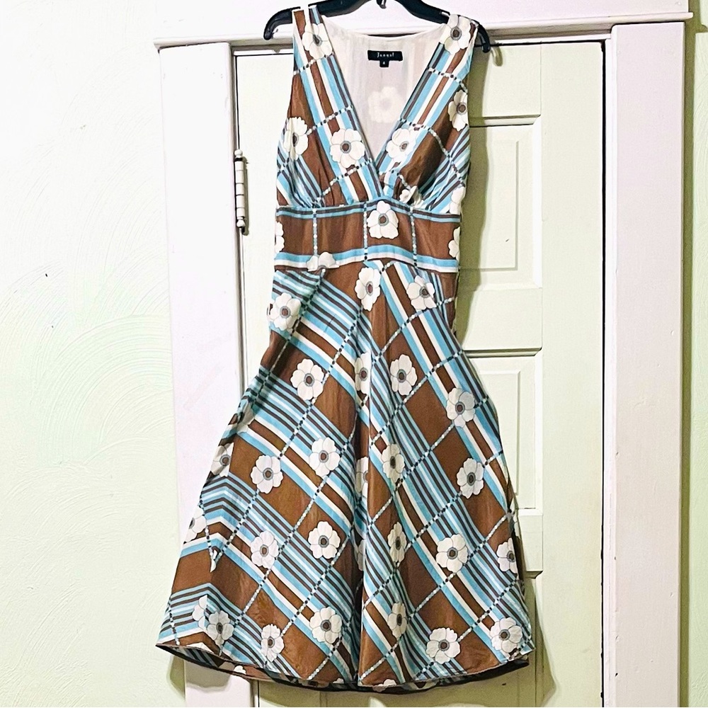 EUC. RARE JUNGAL Dress. Cool brown and blue color. Size 4.